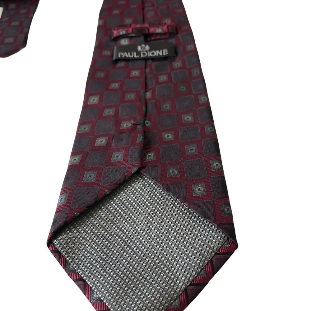Paul Dione Bergundy Hand made 100% silk men’s Tie 4X 59 inches